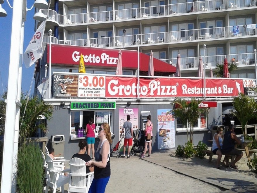 Grotto Pizza