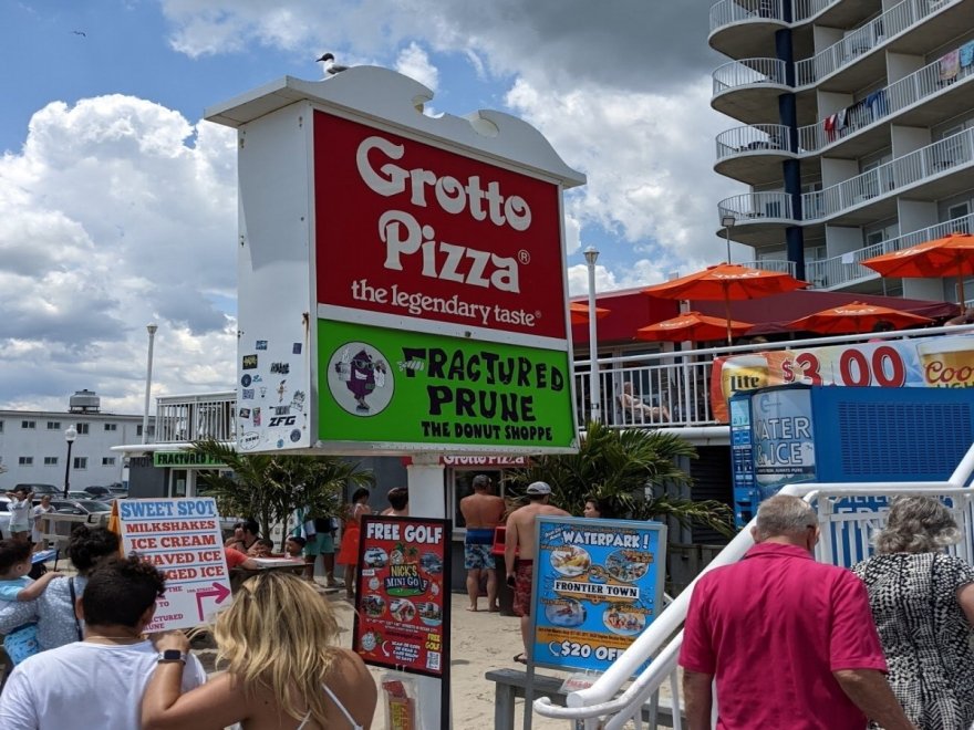 Grotto Pizza