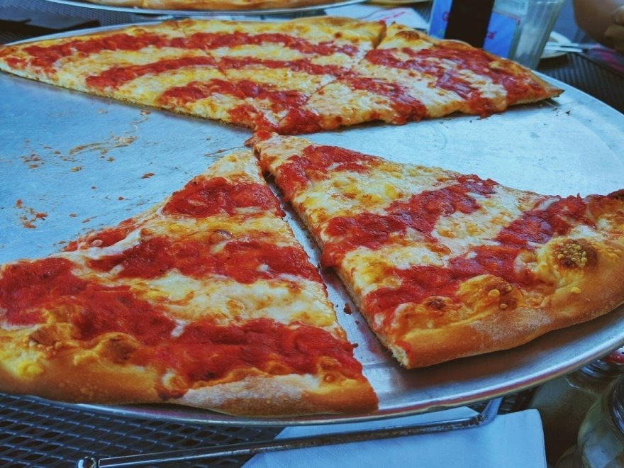 Grotto Pizza